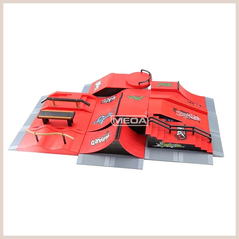 RED LUXURIOUS E GROUP